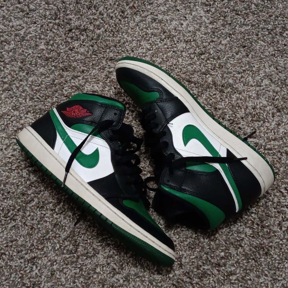 Air Jordan 1 mid "Pine Green" sz. 8.5m